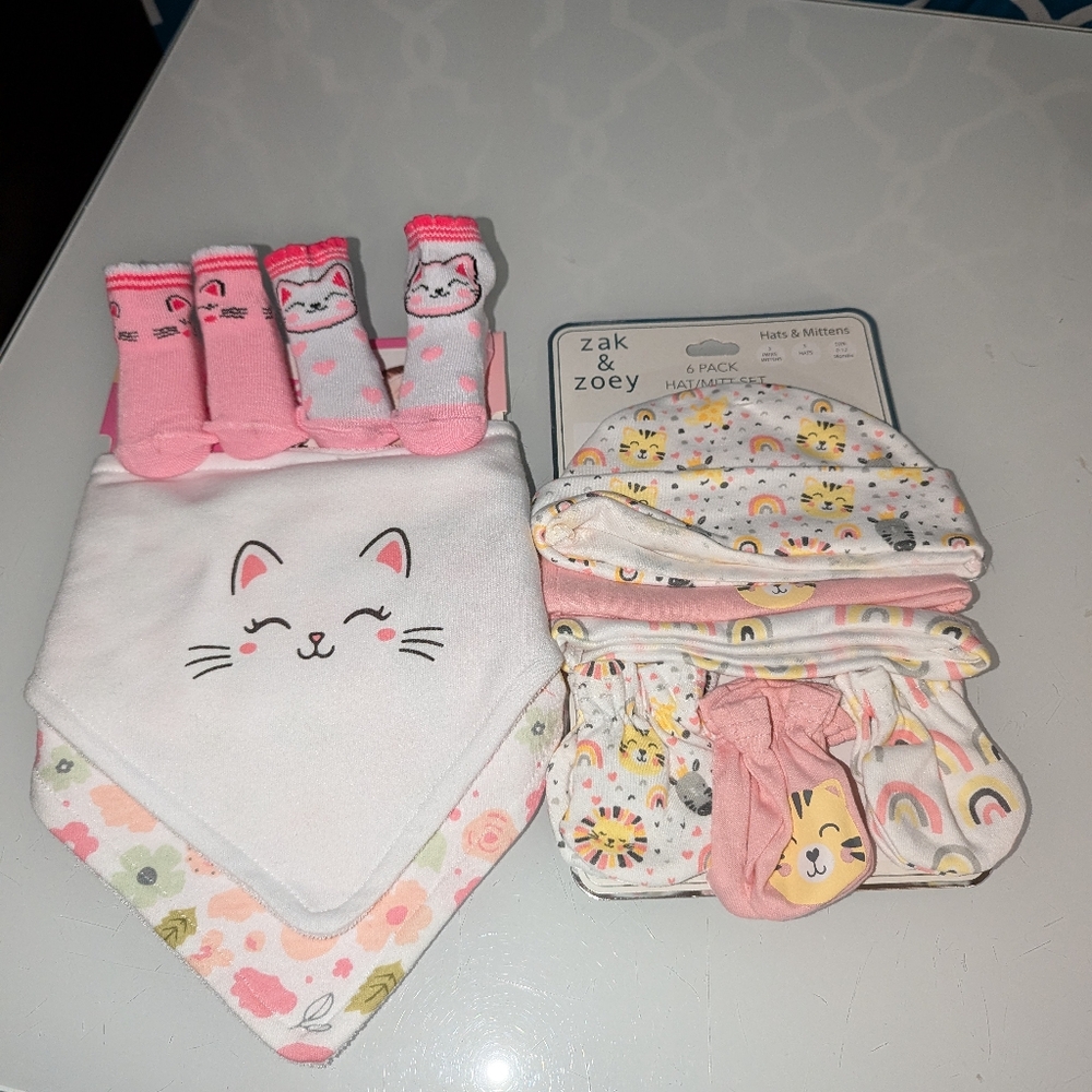 ❤️Bandana bibs, Booties(socks)Hand mittens Hats(beanies)